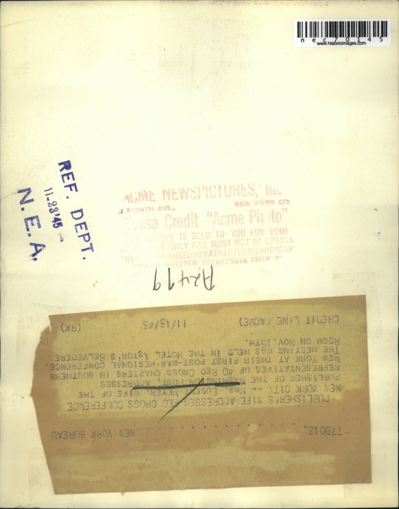 1945 Press Photo Mrs. Eugene Meyer, Wife of Publisher Addresses Red Cross