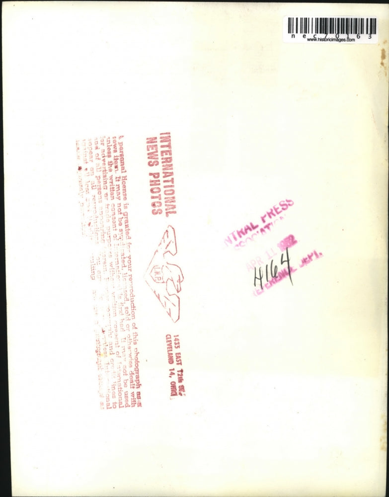 1952 Press Photo Walter Schaan, CNA-CIO & reporters in Detroit, Mich