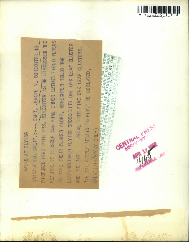 1952 Press Photo Sacramento, Cal. Capt Jerome M Schechter & wife