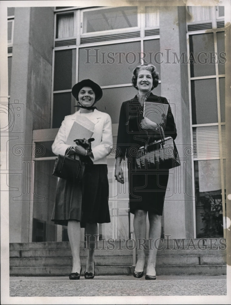 Load image into Gallery viewer, 1966 Press Photo Mrs Thomas Johnston, Mrs Richard Kelly, Christ Child Society
