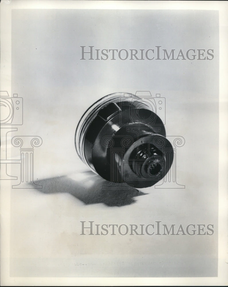1952 Press Photo Hydroscope by Ind Research Inc for auto batteries - nec70209
