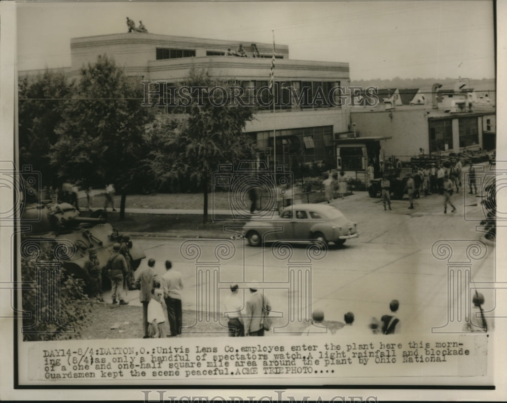 1948 Press Photo Univis Lens Co strike at Dayton, Ohio