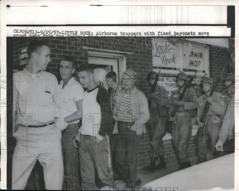 Load image into Gallery viewer, 1957 Press Photo Elliott Growe feeding troy on his Paradise ranch - nec70280
