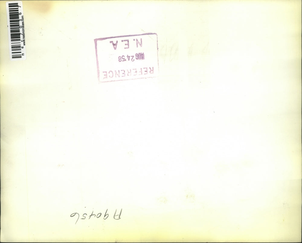 1958 Press Photo Mrs. Spelius with Children Docks in Evansville on Expedition