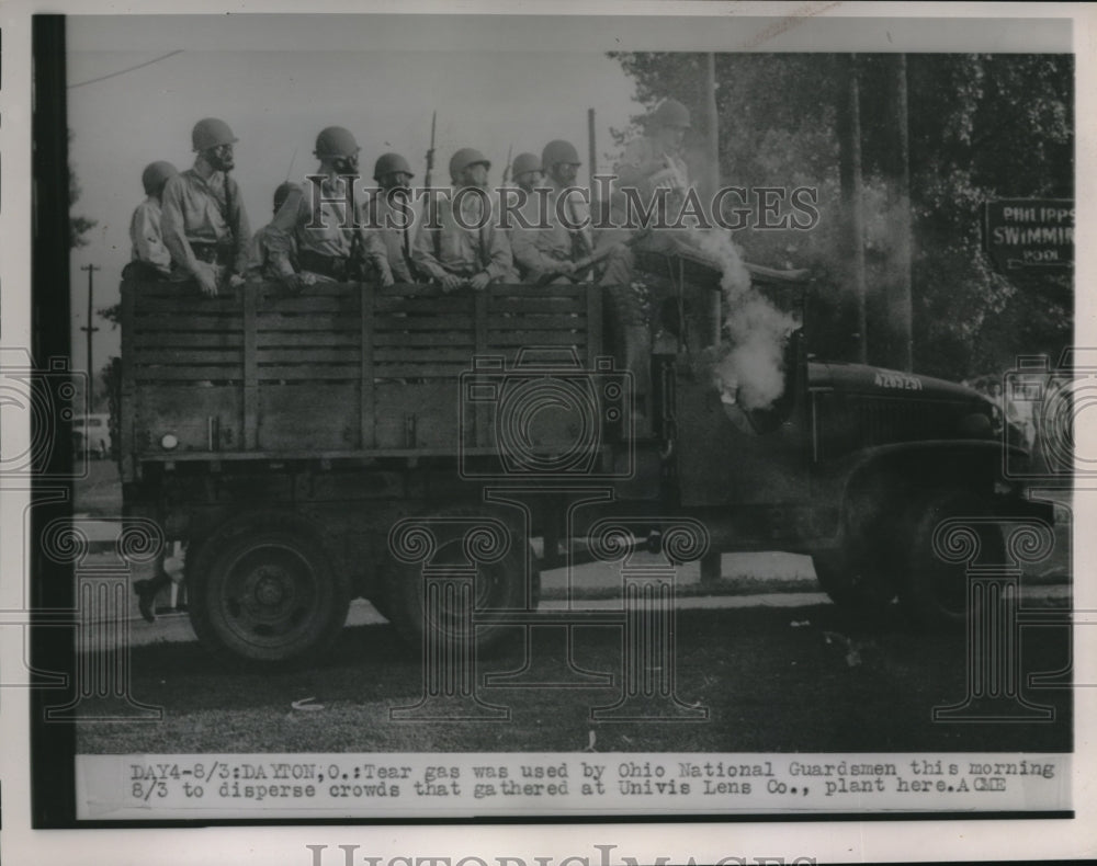 1948 Press Photo Tear Gas Used by Ohio National Guardmen at Univis Lens Co.