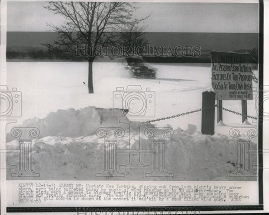1951 Press Photo Car Hit by Snow Wind Gust in Albany, New York - nec70388