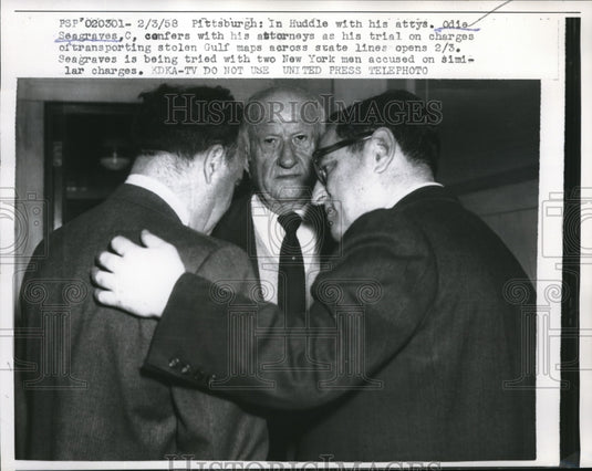 1958 Press Photo Pittsburgh atty with Odie Seagraves, on treason charges
