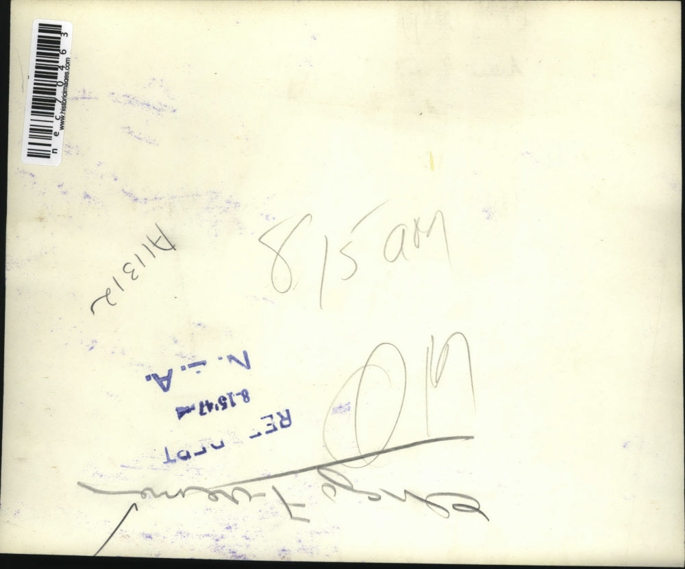 1947 Press Photo Chicago, firemen J Emminger & others at scene of a blaze