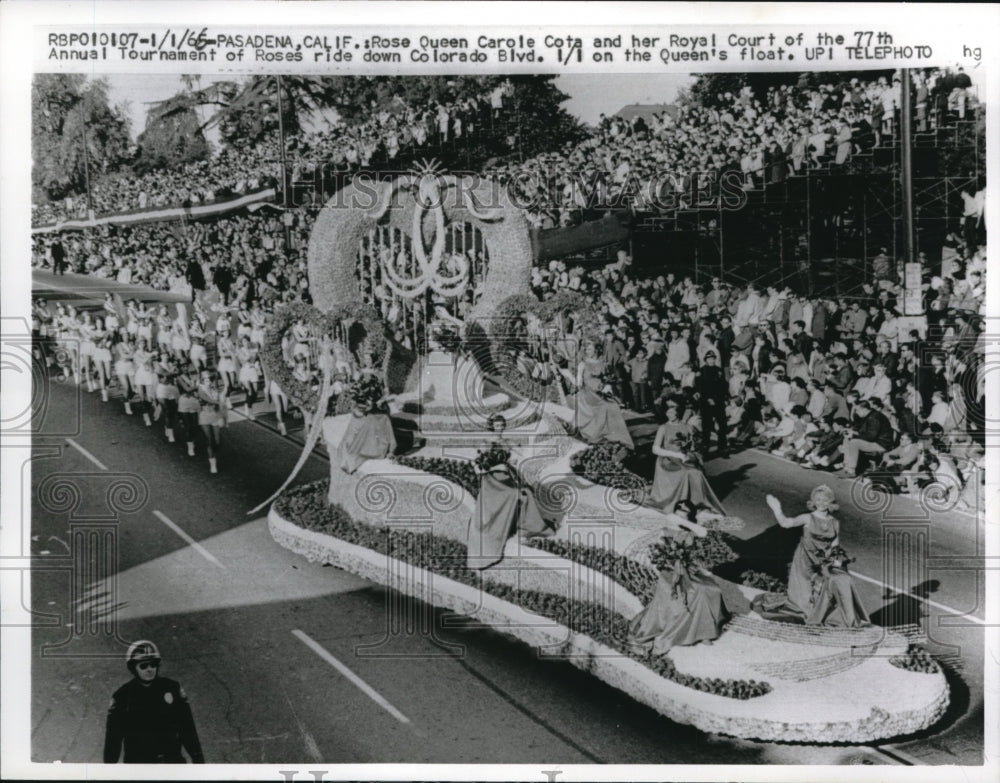1965 Press Photo Rose Queen Carole Cota in Tournament of Roses parade in Calif.