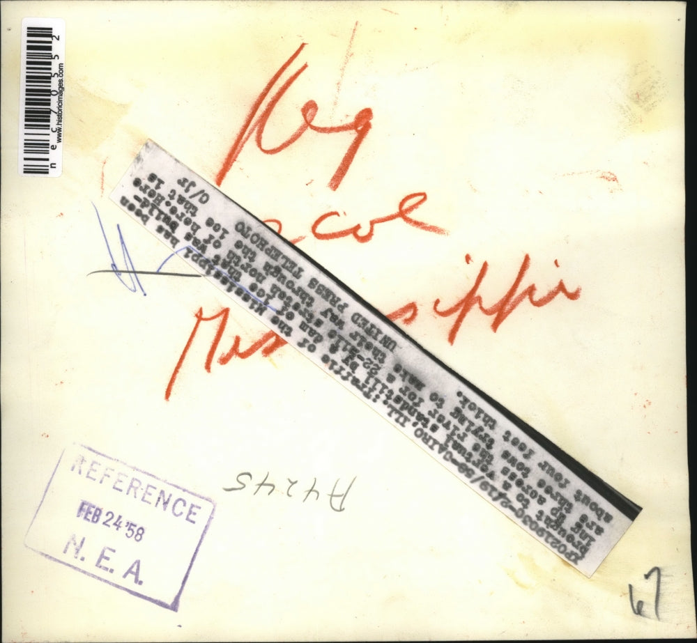 1958 Press Photo Cairo, Ill Mississippi river barges caught in the ice