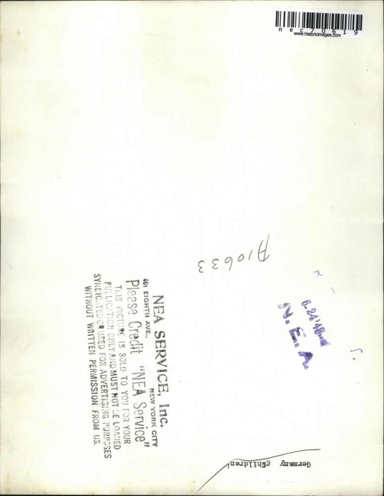 1948 Press Photo post war German children in need of good clothes, shoes