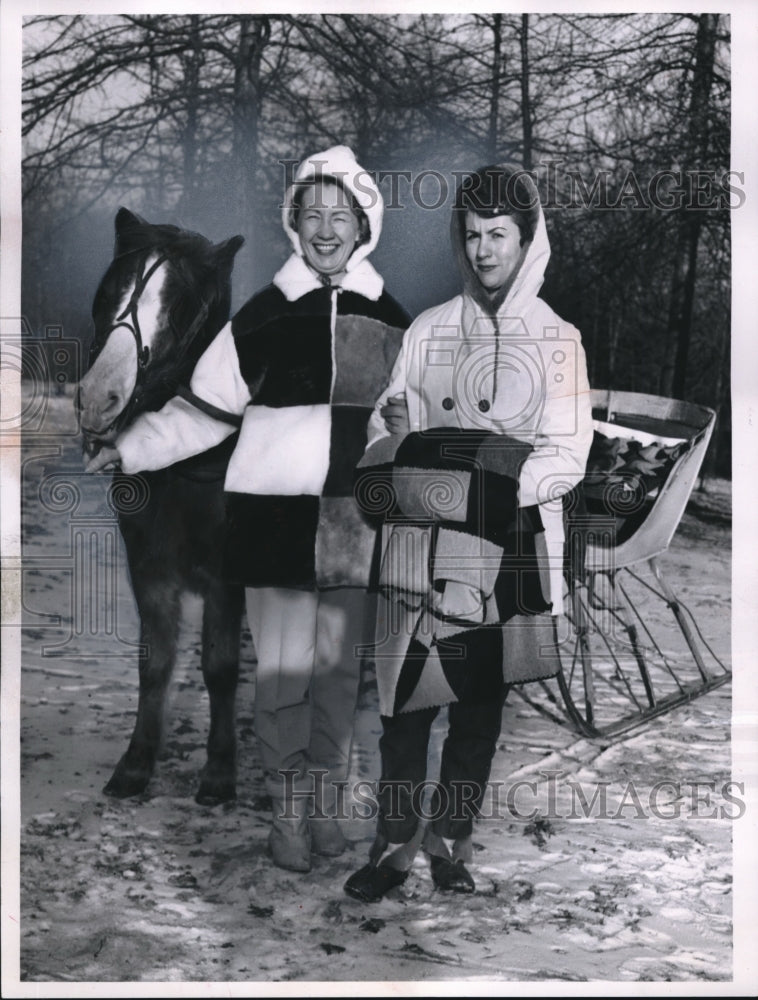 1962 Press Photo Mrs Allen Walker, Mrs Ed O'Malley of Women's Auxillary Hosp