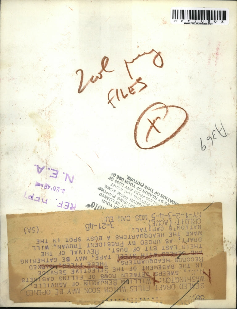 1948 Press Photo DC William Benjamin at Selective Service Records HQ