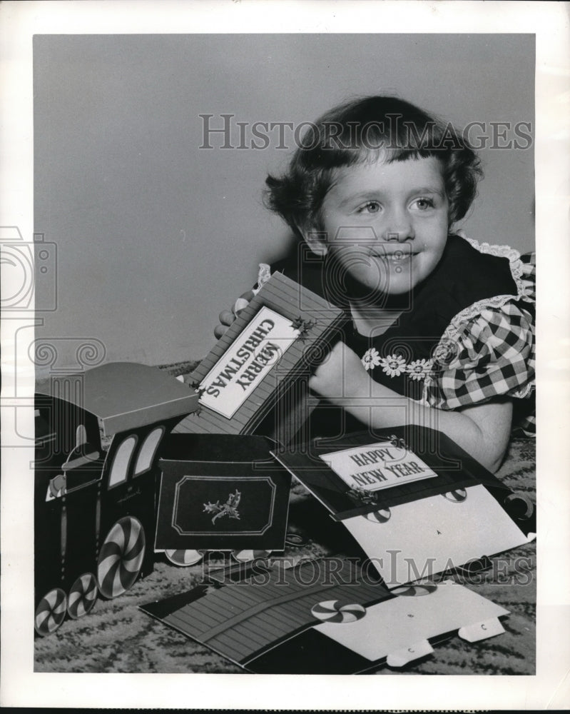 1951 Press Photo Diane Coates & a novel Yule Christmas card