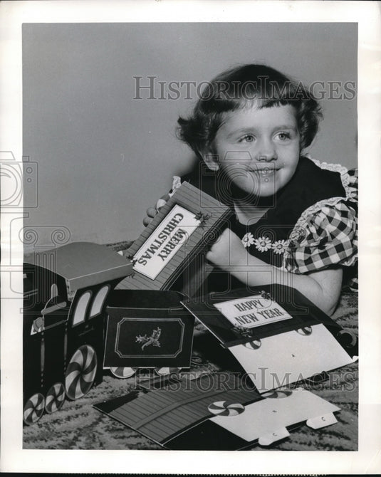 1951 Press Photo Diane Coates & a novel Yule Christmas card