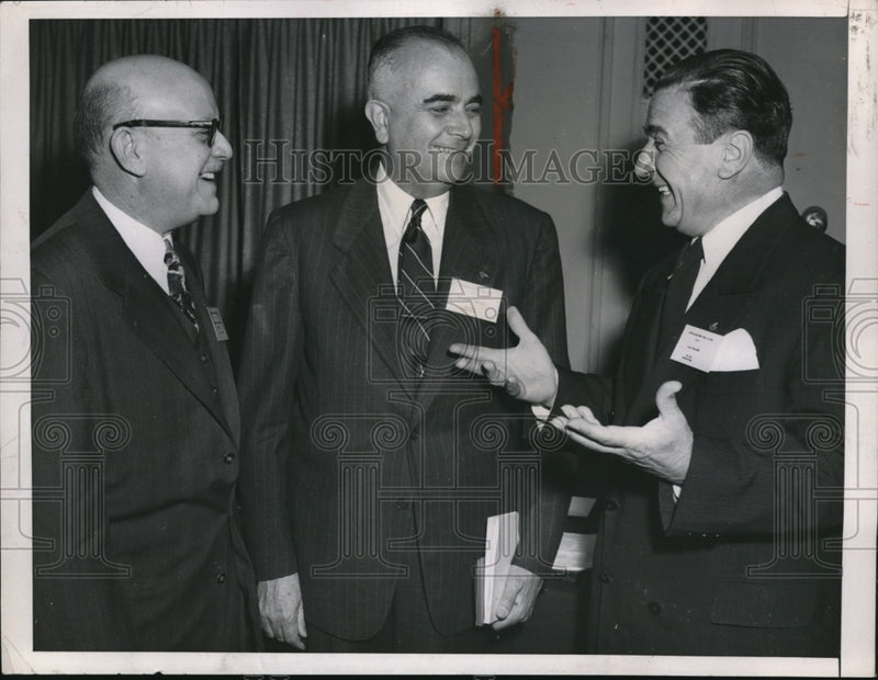 Load image into Gallery viewer, 1952 Press Photo Chicago Inter American Assoc, G Martinez,A G Baz, L Franzini
