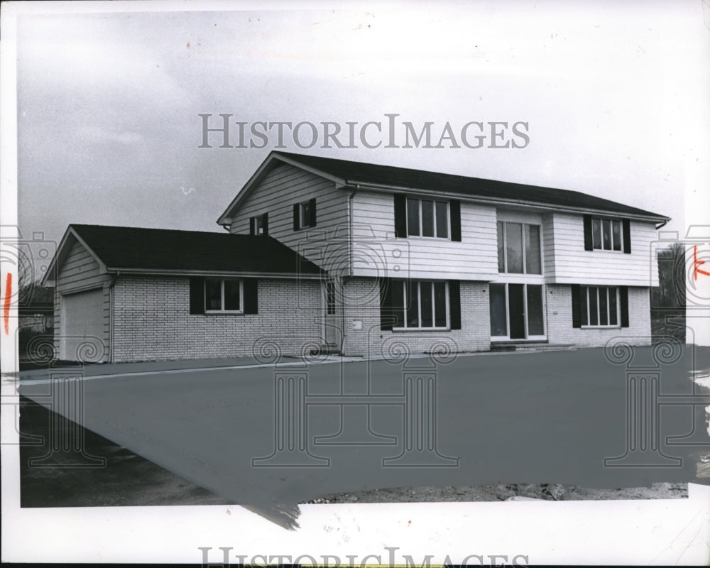 1956 Press Photo Modern home at 2480 Arrowhead Lane in Cleveland