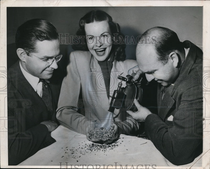 Load image into Gallery viewer, 1948 Press Photo Chicago Zonelite Co Dan Boone, Peg Schirmer &amp; John Pruyn

