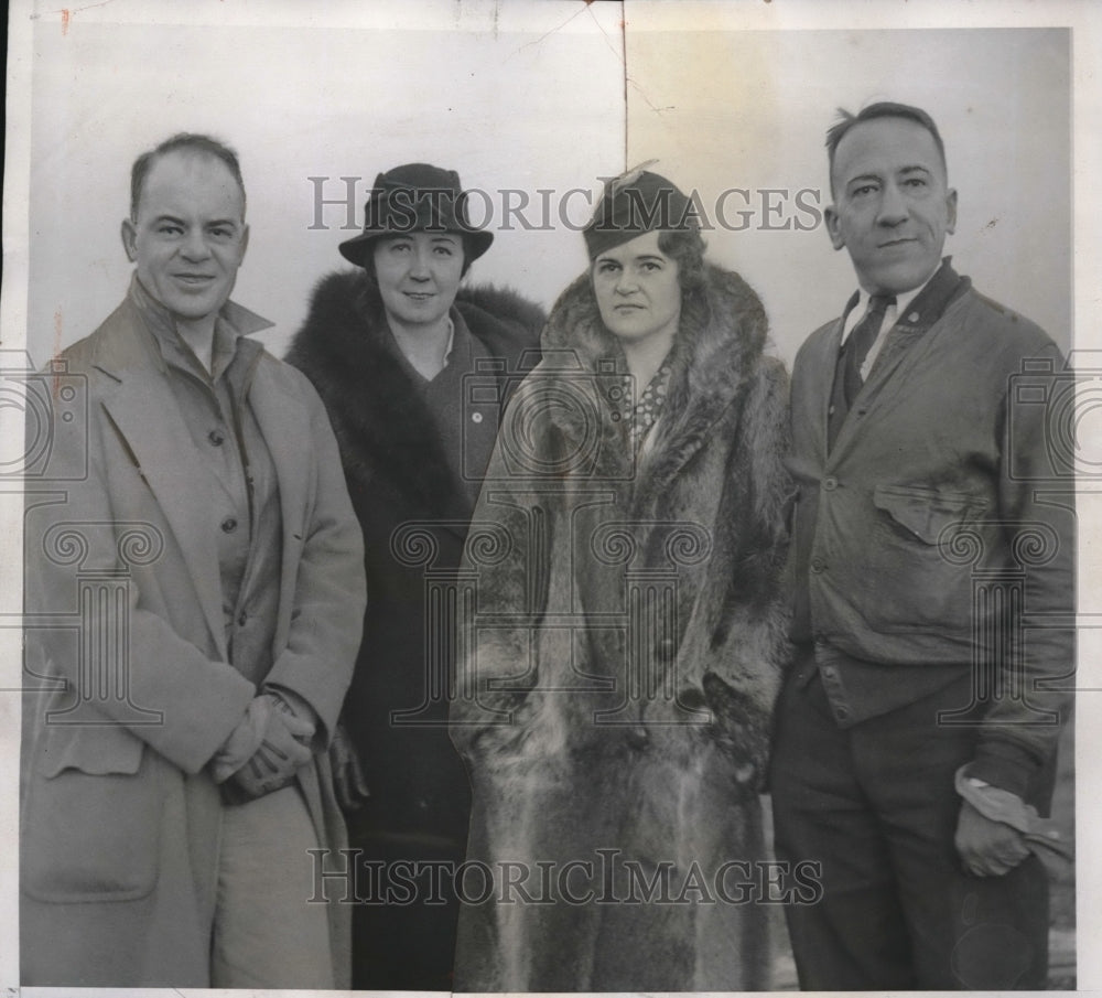 1933 Press Photo Lt Cmdr Settle, Maj CL Fordney & wifes before a flight