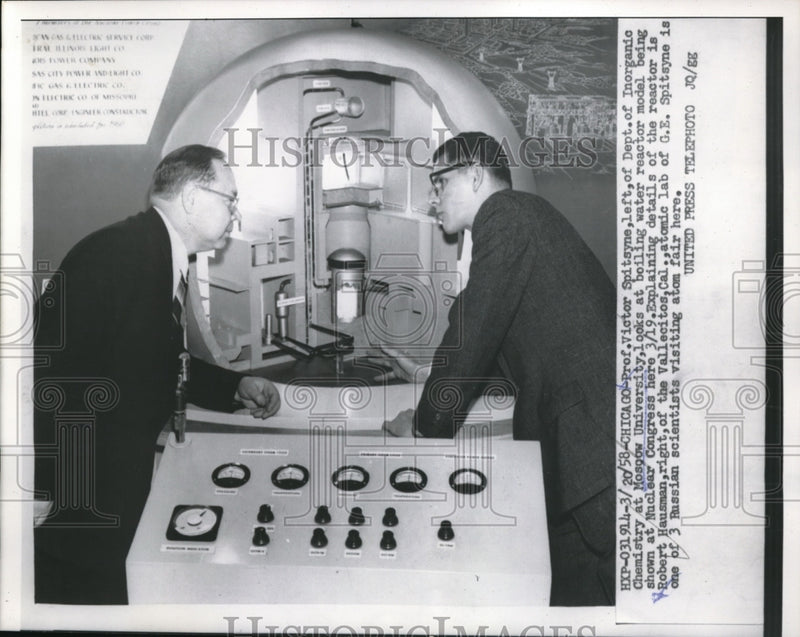 Load image into Gallery viewer, 1958 Press Photo Professor Victor Spitsyne of Moscow Univ. with Robert Hauseman
