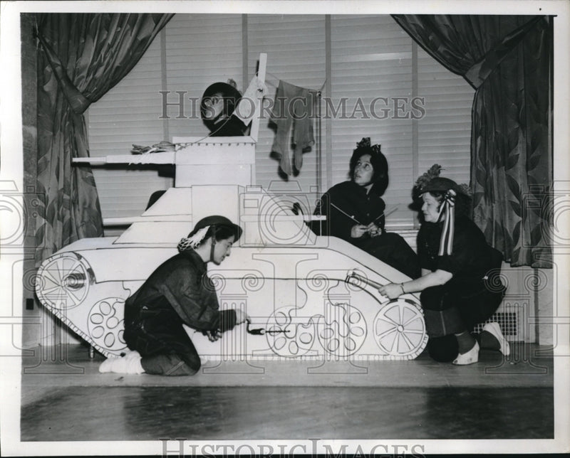 Load image into Gallery viewer, 1941 Press Photo National Press Club, G. Chestnut, Howerth, E. Taylor, E. Davis
