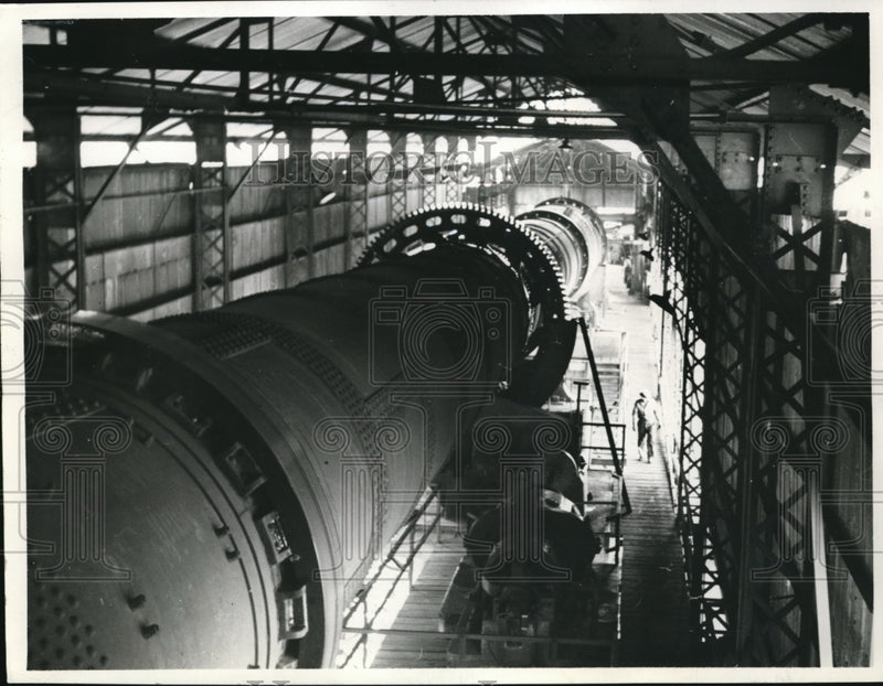 Load image into Gallery viewer, 1940 Press Photo Rotating Kiln at Cuban-American Manganese Corporation
