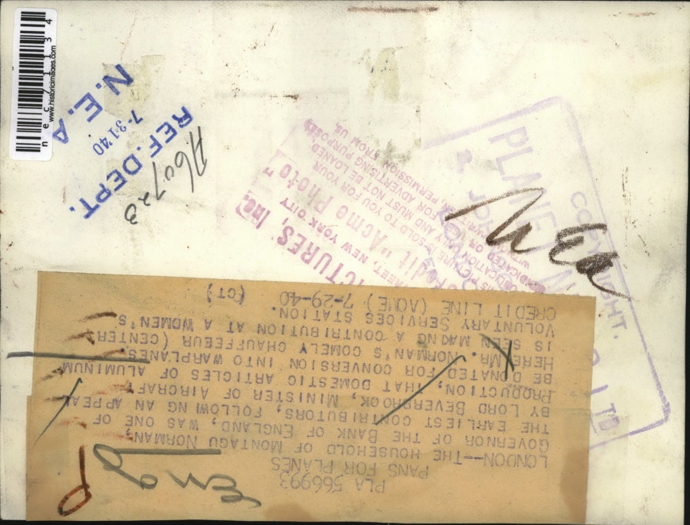 1940 Press Photo Household of Monatagu Norman Donates Pots by Chauffeur