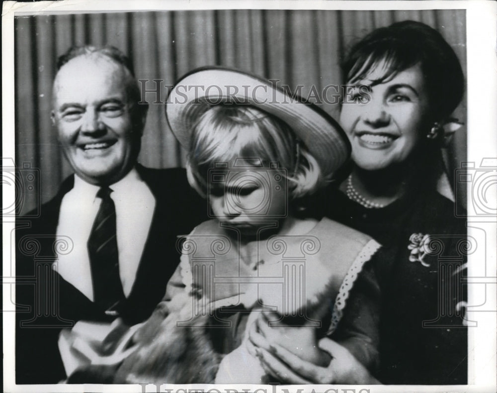 1969 Press Photo Australia Walter Rice, US Amb with wife Inger & daughter Lisa