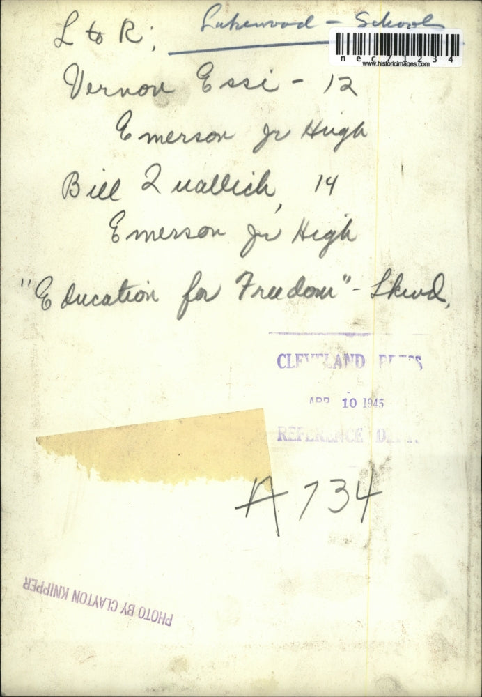 1945 Press Photo Vernon Essie & Bill Luallich of Emerson Junior High