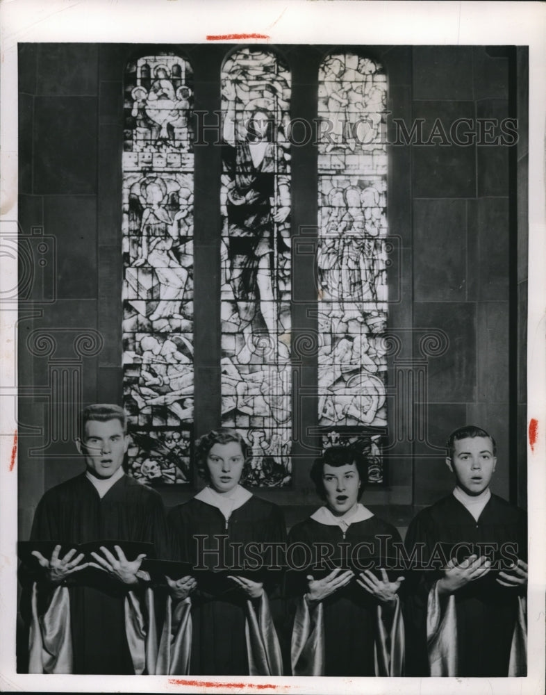 Load image into Gallery viewer, 1954 Press Photo Moose Lodge Choir, Don Burch, Barbara Holmes, Shirley Spence
