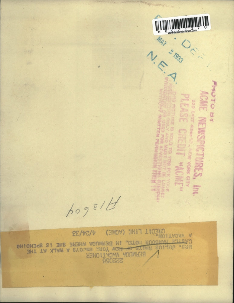 1933 Press Photo Mrs Julius White of NY vacations in Bermuda