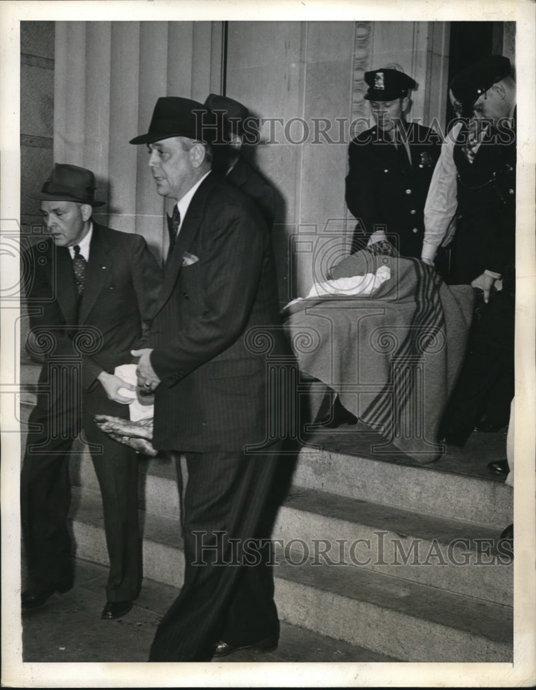 1941 Press Photo Ralph Chebrico attempts grusome suicide in Washington DC bank