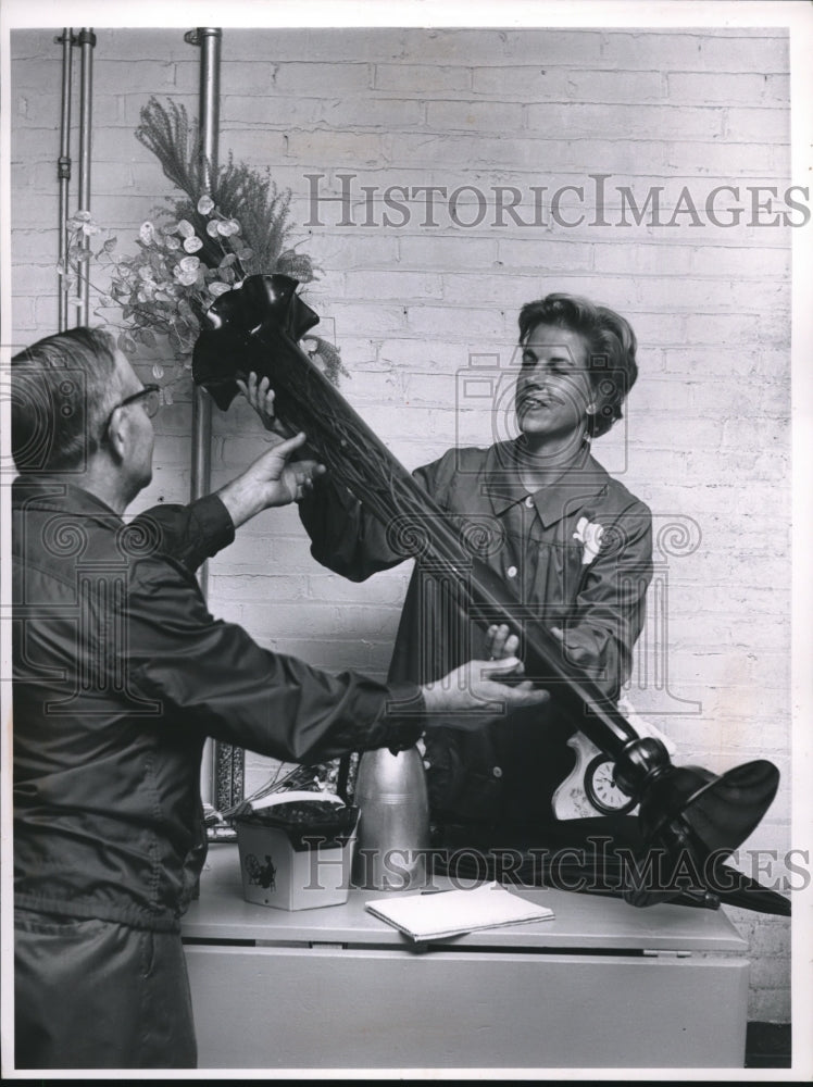 Load image into Gallery viewer, 1961 Press Photo Mrs Charles Newcomer &amp; John Sylvester at White Sale
