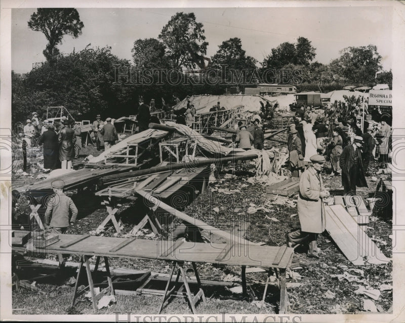 Load image into Gallery viewer, 1935 Press Photo Oxfordshire, England Thane Agri show after a storm
