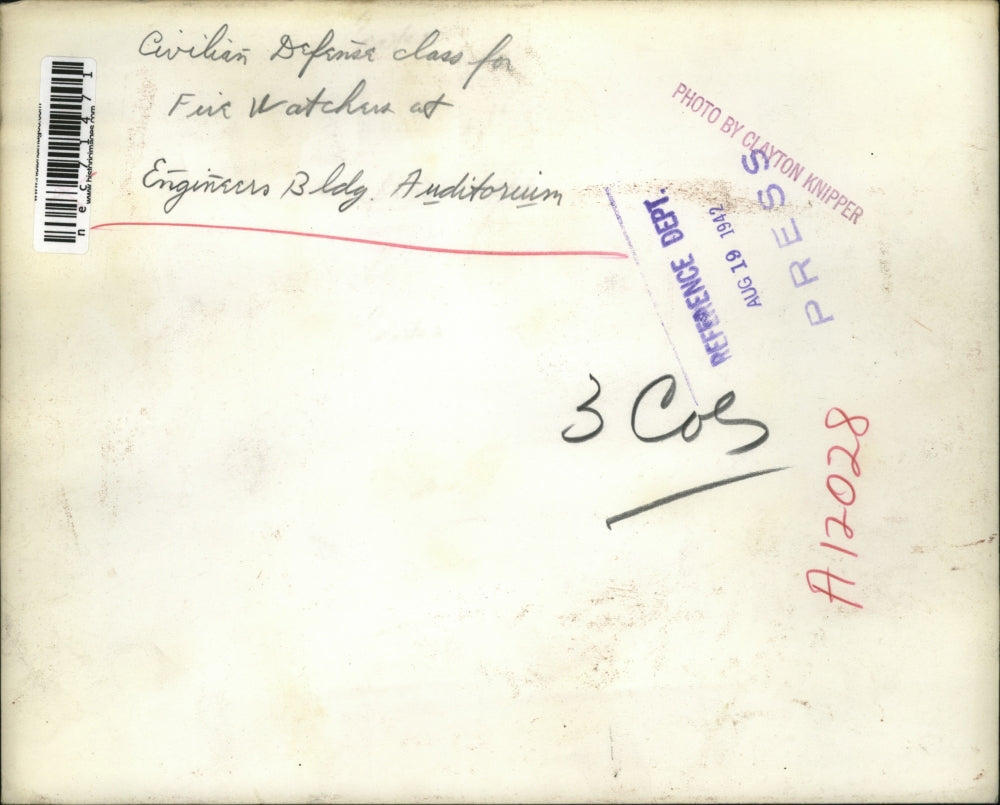 1942 Press Photo Civilian Defense class for Fire Watchers