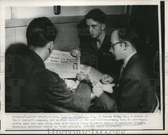 1954 Press Photo John E. Henderson Jr. talks to UP reporter Dawson Oppenheimer
