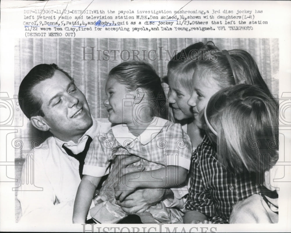 1959 Press Photo Detroit WJBK disc jockey Don McLeod & his family