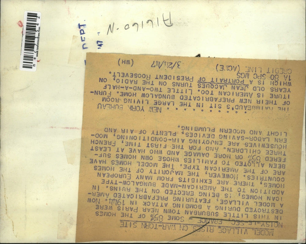 1947 Press Photo France Raimbeaud family in new style home living room