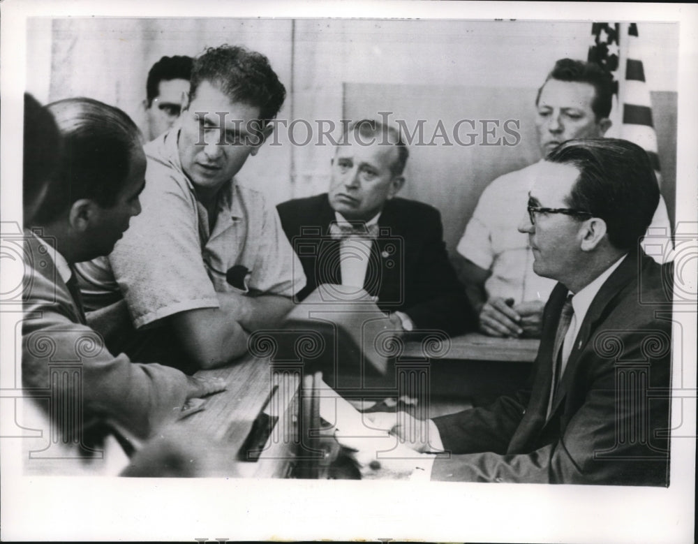 1959 Press Photo Miami Dr John Naber arraigned by Judge F Christie, kidnapping