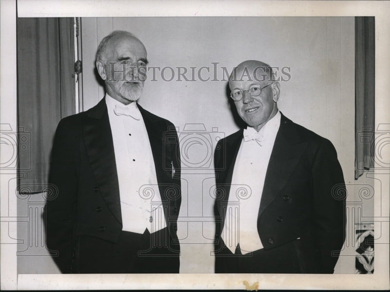 Load image into Gallery viewer, 1937 Press Photo Sir Arthur Newsholme &amp; Dr William F Snow In NYC
