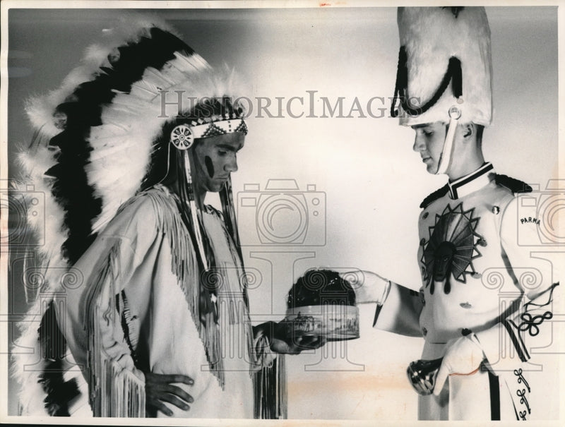 Load image into Gallery viewer, 1962 Press Photo Jopseph Thomas at Parma HS &amp; David Fiala drum major
