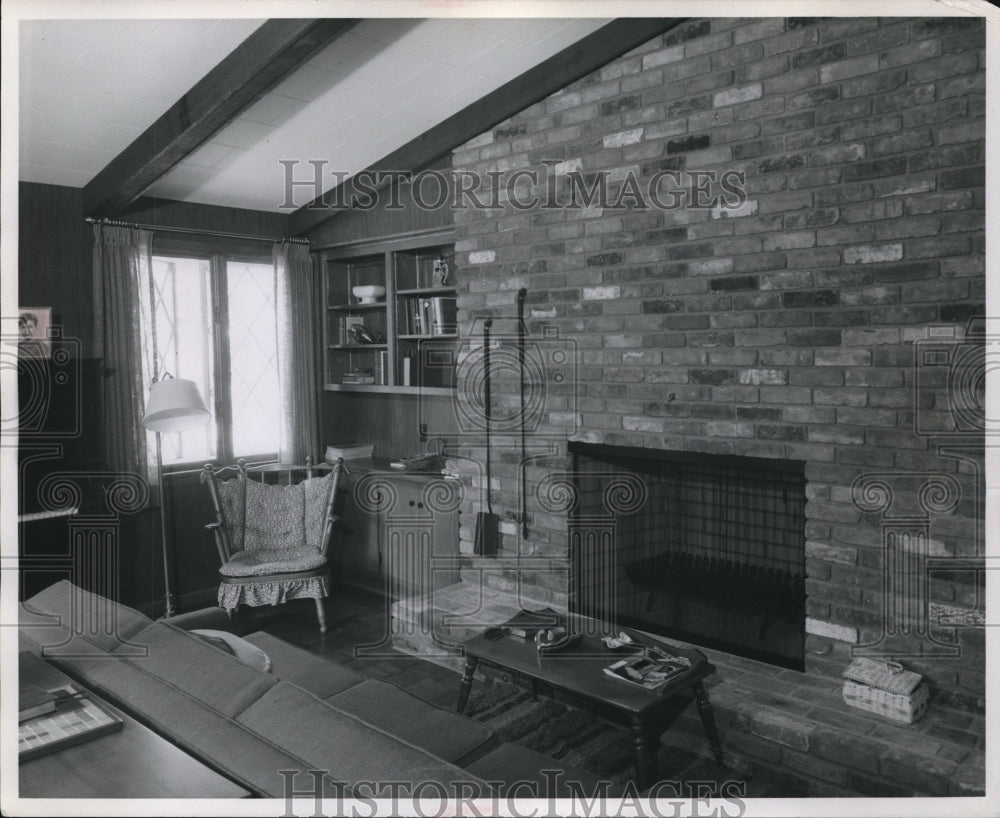 1966 Press Photo Andrew M Roemer home. interior view in Lyndhurst, Ohio