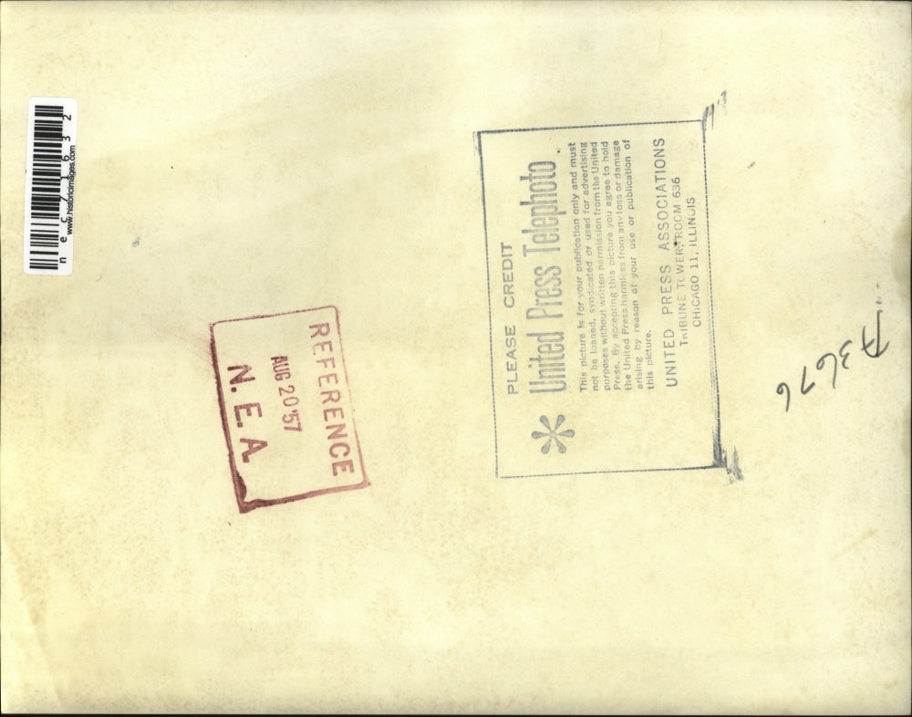 1957 Press Photo St Paul, Minn Univ of MN married students at protest