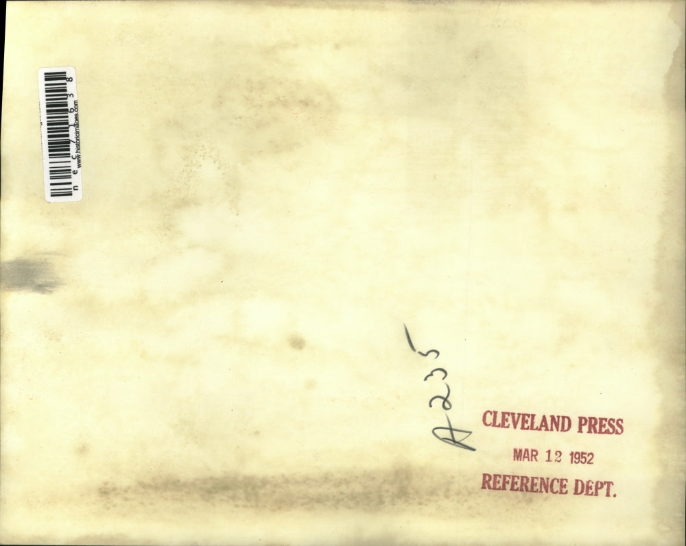 1952 Press Photo Chicago Passengers stranded due to train strike