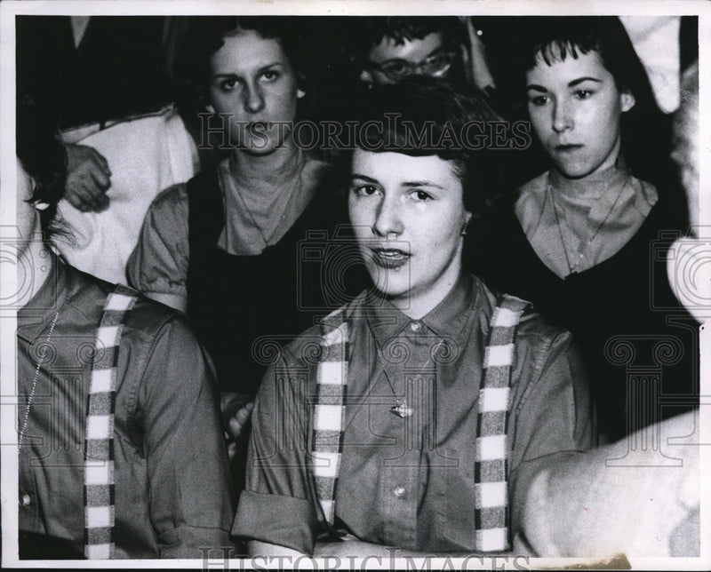 Load image into Gallery viewer, 1958 Press Photo Marshall cheerleader Nancy Ross of Cleveland
