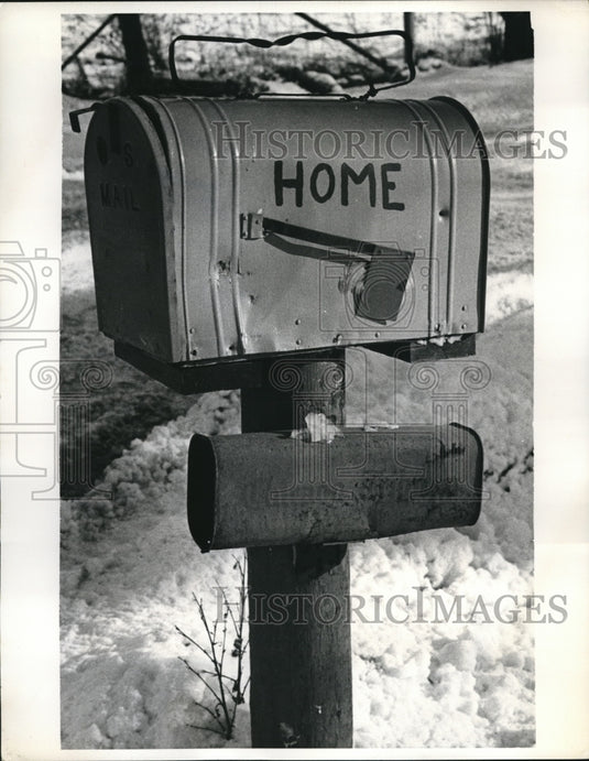 1971 Press Photo Clinton, Wis Farmhouse rented by Beloit Collece students