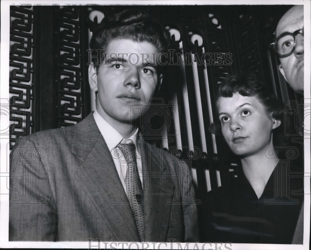 1953 Press Photo Chicago, Mr & Mrs William MacLeod counterfeiting charges
