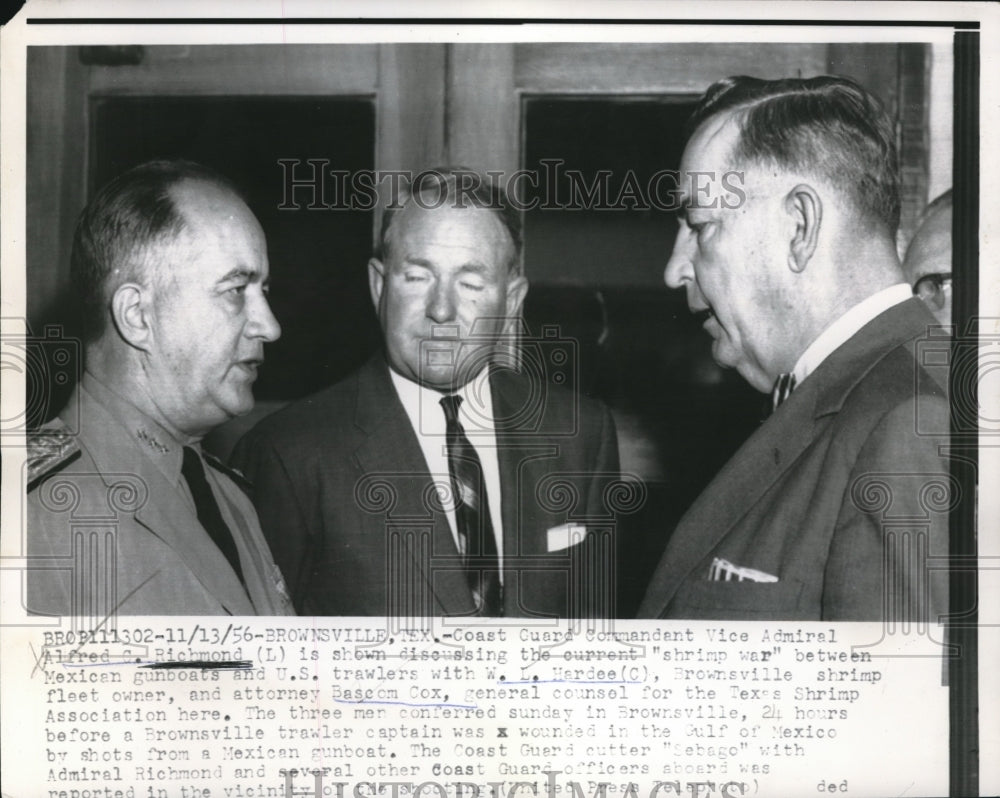 1956 Press Photo Brownsville,TexCoast Guard Cmdt Vice Adm Al Richmond