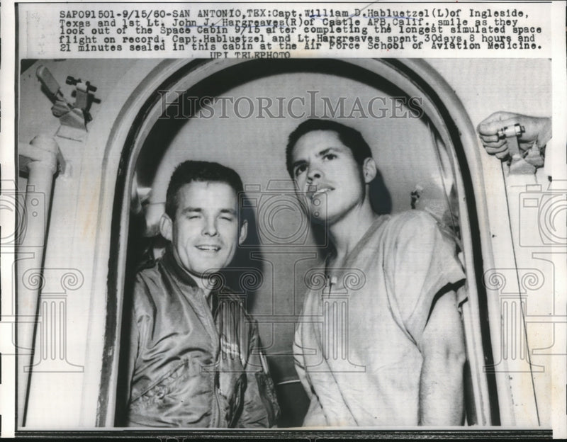 Load image into Gallery viewer, 1960 Press Photo SAn Antonio, Tex Capt Wm Habluetzal &amp; 1st Lt JJ Hargreaves
