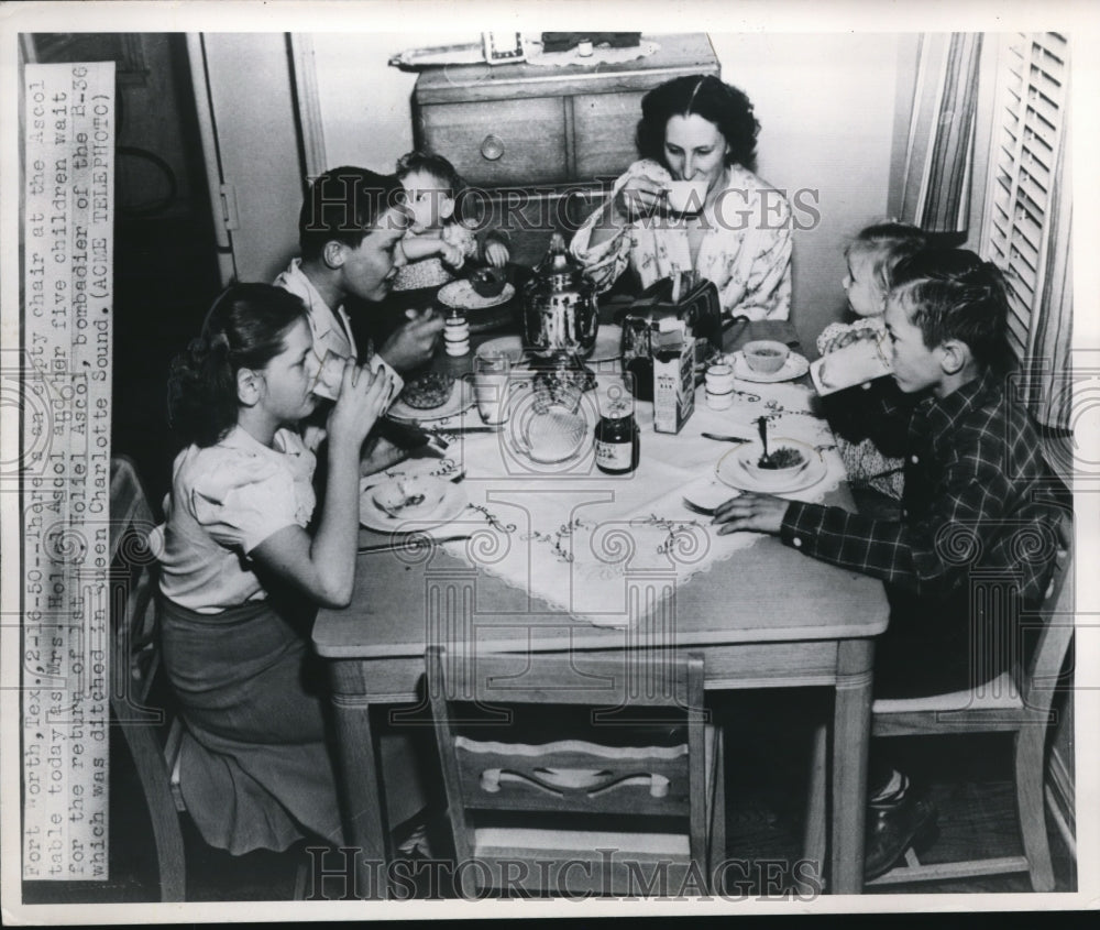 1950 Press Photo Mrs. Holiel Ascol &amp; Children, Family of 1st Lt. Holiel Ascol- Historic Images